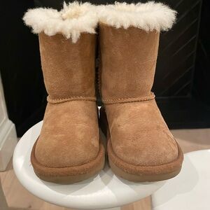 Bailey Bow II Toddler Uggs size 7.
